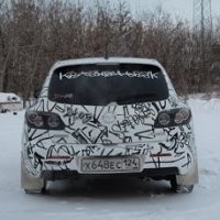 Парень фанатеет по великам,  :) поэтому попросил велобренды вписать,  ну и стиль городского хаоса и граффити.