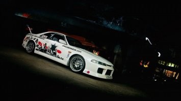 Два авто в одном стиле - "шериф" и "бандит",  на выставку шерифу еще "люстру полицейскую" повешали.  Жалко не видел и не отфотал, в последний день приехали, до утра клеил, всю выставку отсыпался.  :)