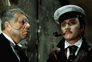 Мне больше нравится версия Рязанова с Мироновым и Папановым в главных ролях