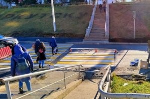 Он пару дней таким был, пока по телику не показали.