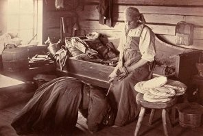 А свекрови, походу, лет 45 от силы