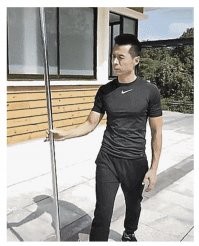 Теперь понятно, почему эти узбеки так долго перила собирали. Бл**ь, балансировку элементов проверяют.