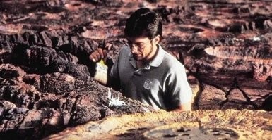 Почти все фантастические марсианские ландшафты были воссозданы в миниатюре с помощью специалистов NASA. p.s. на первом фото-пустыня в Мексике, где снимали финальную сцену.