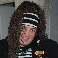 Был на Москве в те времена такой персонаж- джорджем ровалсом назывался. Это ранняя его мшина, была еще бмв 3 кабриолет, тоже скитлстрянкой болела.