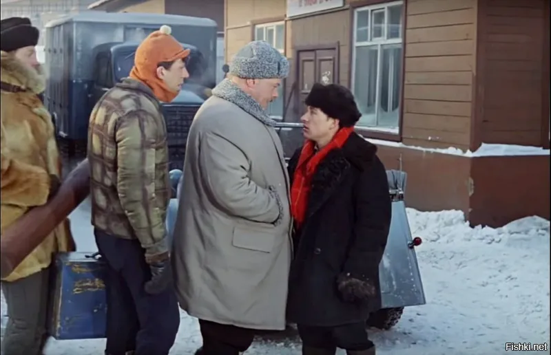 Инвалид, походу... Ну... такой.