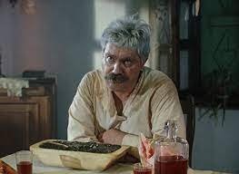 Опять ты мне эту икру поставила! Не могу я её каждый день, проклятую, есть!