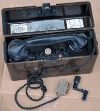 Однажды все наипнеца, и вот тогда старый полковник хмыкнет и довольный достанет свой запылившийся полевой телефон с динамомашиной