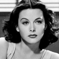 Мне больше показалось сходство с Хеди Ламарр.