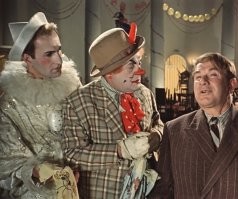 9 сюжетных дыр в кино, которые вы не сможете развидеть