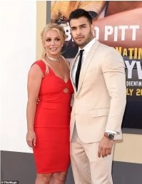 Фотошоп? Не. Не слышали.