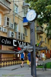 У нас в Курске. Кстати памятник называется "Свидание".