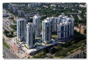 >>  дом на 1000 квартир!
В наши дни практически напротив эти 1000 квартир уместились в полукруге и ещё в столбах где 600-800 .  
Интересно поликлиника в этом районе  с тех времён ,хоть как то подросла