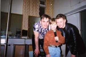 Рыжий совсем молодой ещё. )))