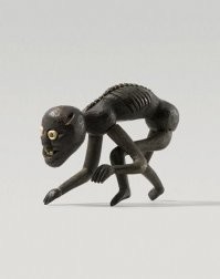 в омерике половина исполнителей рэпа такие. они и не скрываются особо. так, подправят слегка: тупилак на Тупак.