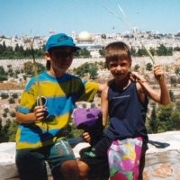 родион газманов и кирилл толмацкий на свой исторической родине