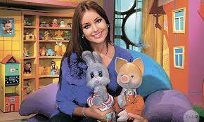 «Спокойной ночи малыши» выходит не с 1976, а с 1964 года. И ничего в 90-х не «утухло». Выходит и по сей день.