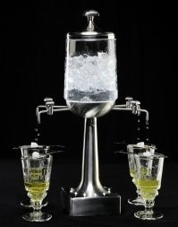 Все правильно. Для смешения абсента с водой еще используют специальные фонтаны. Внутрь помещают холодную воду со льдом, а внизу бокалы с абсентом, накрытые ложечкой с кубиком сахара. Кран открывают и вода тонкой струйкой попадает в бокал.