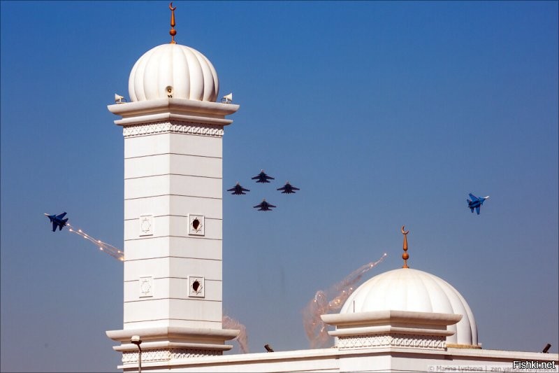 "Русские витязи" на Су-30СМ
DUBAI AIR SHOW-2021