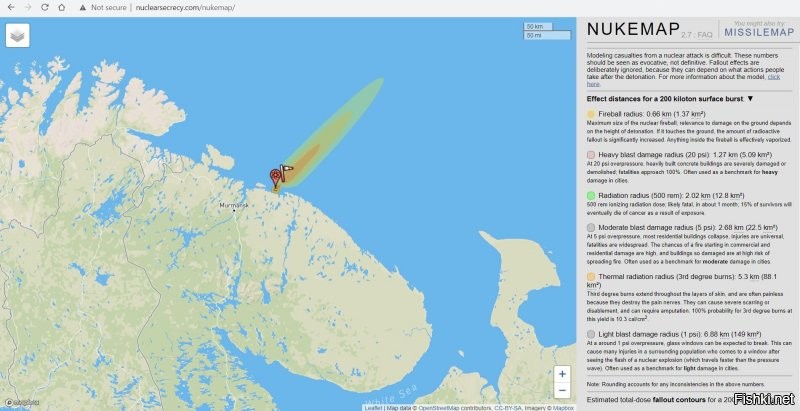 Вот Вам моделирование наземного взрыва 200 кТ. Умеренный радиус поражения - 3 км. Радиус поражение теплом - 5 км. Радиоактивный след может оказаться достаточно длинным, но так это будет растянуто по времени на день-два.
Напомню, что взрыв одной ядерной торпеды не вызовет детонацию других.