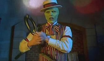 "Жестокое нападение" полицейского на протестующую