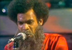 Кто-нибудь помнит группу Бони-М и единственного мужика танцора, открывавшего рот под фонограмму? В 1978 году большую известность Б. Фаррелу принесло исполнение песни Rasputin из альбома Nightflight to Venus, где он изображал Григория Распутина   был c бородой и стилизованно одет как старец. Интересно, что они оба умерли в один день, в одном городе, и более того   в точках, расположенных по соседству (отель Амбассадор расположен между Юсуповским садом и Юсуповским дворцом).