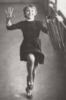 Боже, ей до экзаменов ещё "два локтя по карте". Автор, Ваши подписи это нечто - помесь негра с мотоцилом!