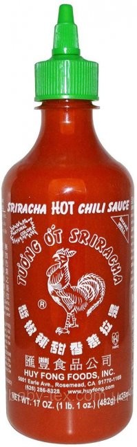 Пост очень плохо подготовлен. Скорее всего Viacheslav нихрена не соображает в острых соусах и просто скопипастил откуда-то. Почему я так решил? Потому что в посте есть известный каждому любителю остренького соус Табаско - и всё! Два остальных соуса - крайняя экзотика, очень мало кто их пробовал, а кто захочет попробовать - хрен найдет. К чему приплели тако - вообще непонятно: не добавляй в тако острых соусов, налей какого-нибудь ширпотребовского "Шашлычного" - и будет такое же блюдо, но вообще неострое (именно таким его и подают в 99% заведений экс-СССР). Перец Бхут Джолокия упомянули, а где Скорпион Тринидада, Нага, Каролинский Жнец в конце концов?!!
Короче, народ. Кому нравится острое, но Табаско не дотягивает и хочется чего-то погорячее. По собственному опыту советую.
1. Шрирача. Бутылка пластиковая с белым петухом или орлом. Делают в США. Дешевле, чем Табаско, но острее и менее кислый. На Розетке постоянно в продаже.
2. Encona Exxxtra Hot Pepper Sause. Еще дешевле, в 2-3 раза острее и почти без кислоты. Огонь разгорается постепенно. На сегодня мой любимый соус. На Розетке постоянно в продаже.
3-10. Очень хорошие соусы делают частники-энтузиасты. Я два года брал у одного умельца соусы из перцев остротой в 1-2 миллиона сковиллей. Это нечто! Причем если еще подкопченый - восторг в чистом виде! Жаль, сейчас умелец переехал, расширяет огород (он сам эти перцы и выращивает), соусов нет. Но держу руку на пульсе, как только сделает свежих - обязательно возьму (но это уже будет осенью 22-го).