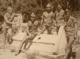 Хотел бы я на него посмотреть в портянках . Летом плюс 60 .  87-89 гг.