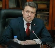 ага) а учить будут те, кто сам нарушает