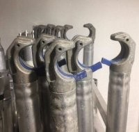 А у них уже с поезда синие хлебала