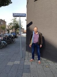 По мне так это обычная бельгийская улица в городке Генк в Бельгии , у нас таких снимков можно наделать не от ходя от дома :)