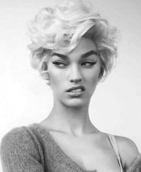 Сейчас нахватаю минусов, ну да ладно.)
Все выше опубликованное, всегда считал и считаю просто декором. К искусству отношение имеющее весьма опосредованное. Ровно настолько, насколько декор можно соотносить  с искусством.
И вес многолетний хайп на сию тему, напоминает сказку "Голый король"