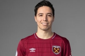 Самир Насри и Бакари Санья.Правда,футболисты хорошие.