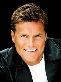 а вот и автор всего этого мегауспеха.....
.