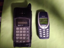 Вот мои, 3310 до сих пор работает ) ну а TELE TAC 250 только от розетки, аккумулятор сдох, правда сеть не ловит почему то, наверное надо баланс пополнить )))))) кто подскажет, где карточку купить?