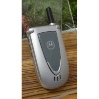 Ну смартфоны не буду перечислять, 6 штук было. А кнопок было всего 3... Первый телефон cd 930 в кабаке забыл, вторым V66 было неудобно пользоваться, последней Нокией 6131 до сих пор пользуюсь для просто поговорить. Смартфон конечно функциональней, но для простых звонков неудобен, одной рукой неудобно, неглядя звонок не примешь, нередки случайные звонки. А раскладушка - на кнопку сбоку нажал, телефон раскрылся, трубка автоматически поднялась - разговариваешь, крышку закрыл - трубка сразу повесилась... Всё одной рукой и неглядя.