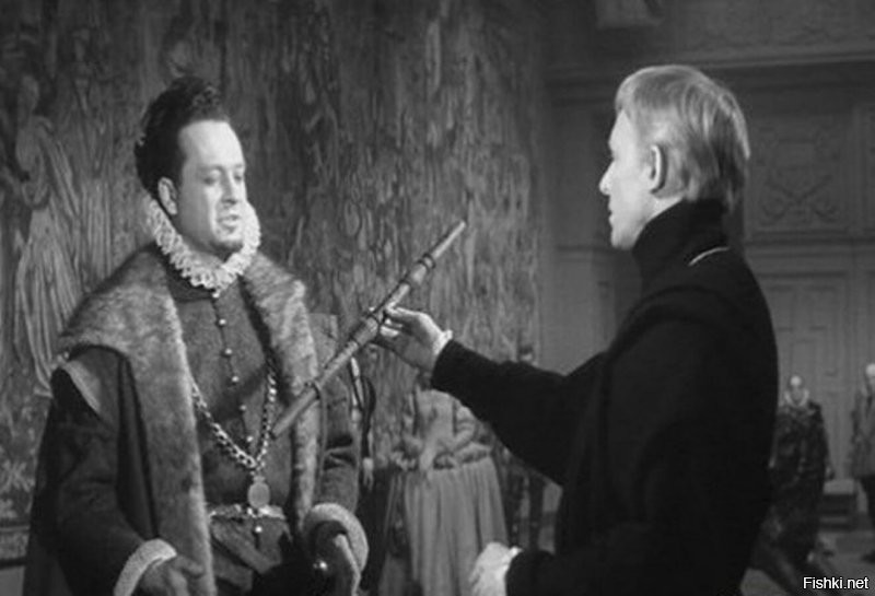 ..но играть на мне нельзя. 
замечательная игра Смоктуновского.  Но там все хороши.
Пару раз в год точно пересматриваю.