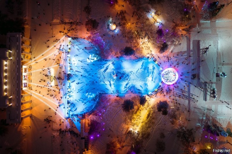 Как бы в ответ не получить ледовый городок как в Новосибирске, с катком аналогичной формы...