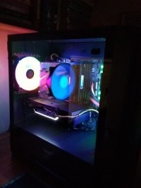 Черные, белые, красные: необычные корпуса для компьютеров