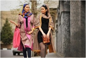 Так как лучше, одеваются арабки. В Иране женщины выглядят как-то так.