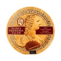 Когда на 12 августа день ВВС России на плакаты лепят американский F-35 - стон и вой стоят на весь интернет.

Иллюстрировать новости про компанию "Salzburg Schokolade" фотками продукции их конкурентов "Mirabell" и "Reber" - ничего, сойдет, "пипл схавает".

Разбираемся с торговыми марками.
1. обанкротилась именно "Salzburg Schokolade", компания и правда не слишком большая, правда сама она моцартовские шарики не продает, есть намеки, что отдает заготовки Mirabell. 
Вот ссылка

Логотип на первой фотке.

2. Шарики делают шесть компаний, самые лучшие и дорогие соответсвенно - ручное производство от изобретателя - "Fürst". Обертка всегда белая с синим портретом.
Вторые - "Holzermayr", тоже бело-синие, на месте стоят 1.1 евро за шарик.
Mirabell четвертые, Reber - пятые.
Вот тут товарищ тестировал 

перевод