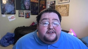 И что с вами в этой комнатенке могло быть?