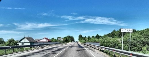 Нива не знаю откуда, а Лада точно из-за реки