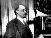 Ещё бы! Ведь судя по нику, плеер в то время выглядел как-то так.