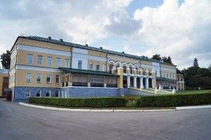 Усадьба С. П. фон Дервиза в Кирицах. Фото мои.