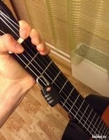 Песдец! Непоправимо! Придется новую гитару покупать.

И кому этот мудак на экскаваторе сделал хуже? Типа он мешал, а теперь перестал мешать?