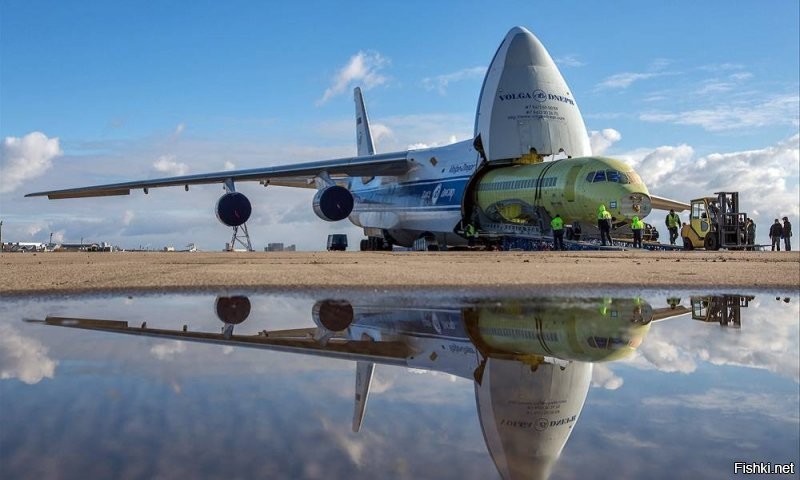 38 лет назад впepвые поднялся в воздух Ан-124 "Руслан" - на тот мoмент caмый ...