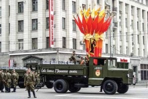 Вот, что страшнее. Современный косплей ЗИЛа под 80-летний грузовик