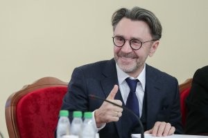 «Ага, вы в эфире, коллега»: депутат выругалась матом на заседании комиссии по культуре