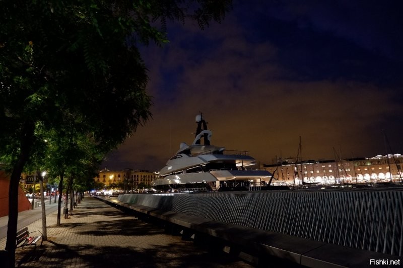 Мало) Добавлю от себя - ночных фото совсем нет